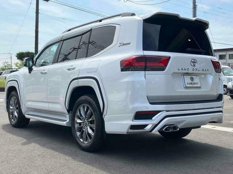 LAND CRUISER