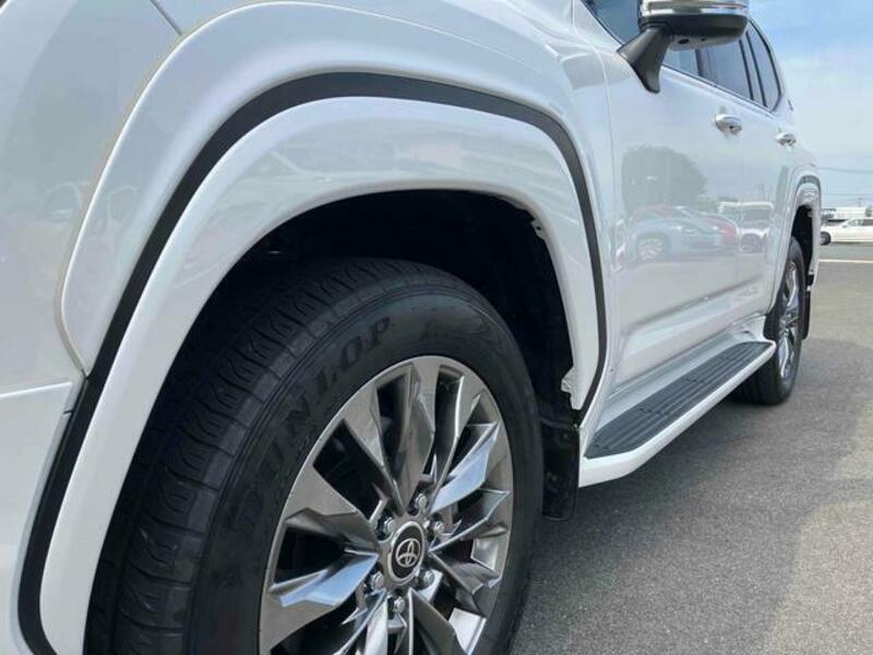 LAND CRUISER