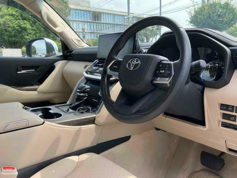 LAND CRUISER