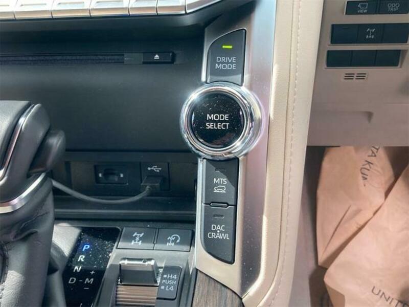 LAND CRUISER