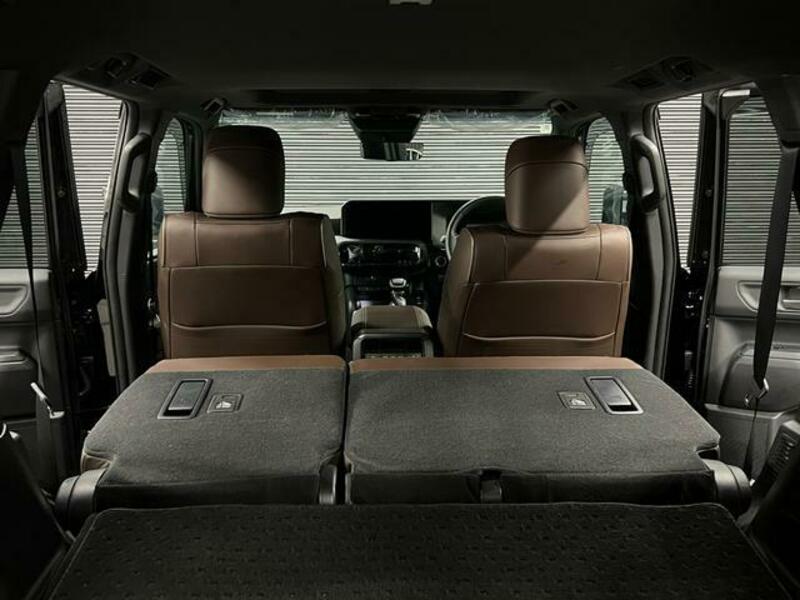 LAND CRUISER 250