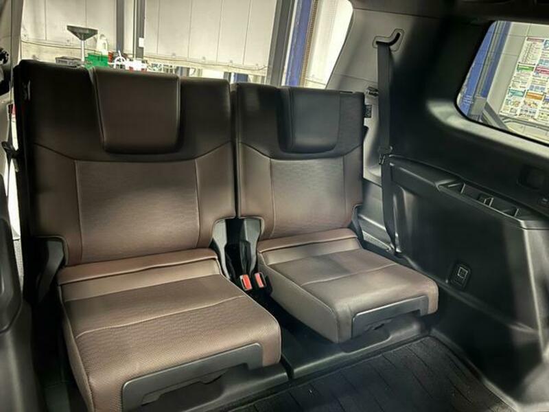 LAND CRUISER 250
