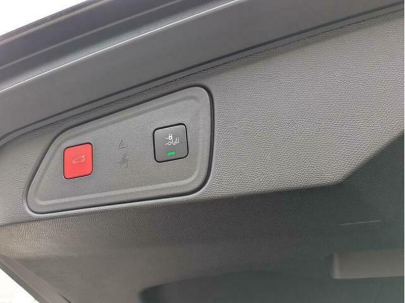 3008