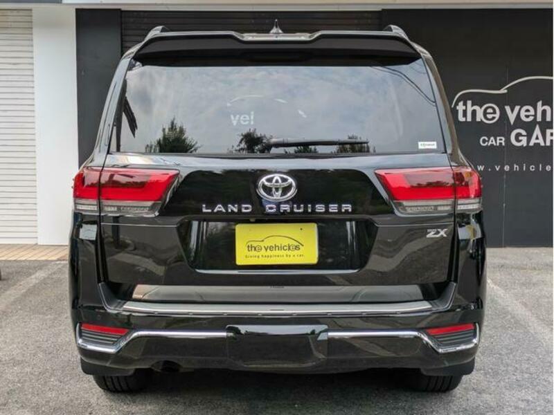 LAND CRUISER