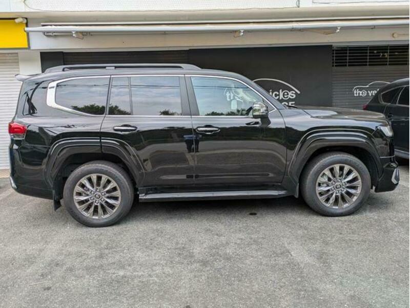 LAND CRUISER