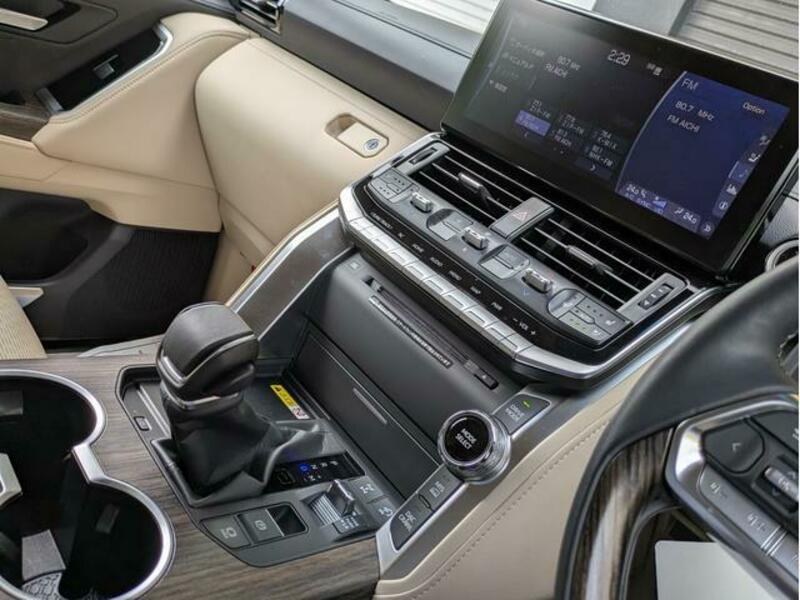 LAND CRUISER