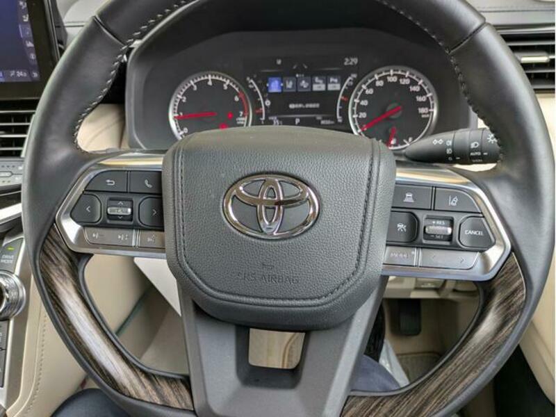 LAND CRUISER