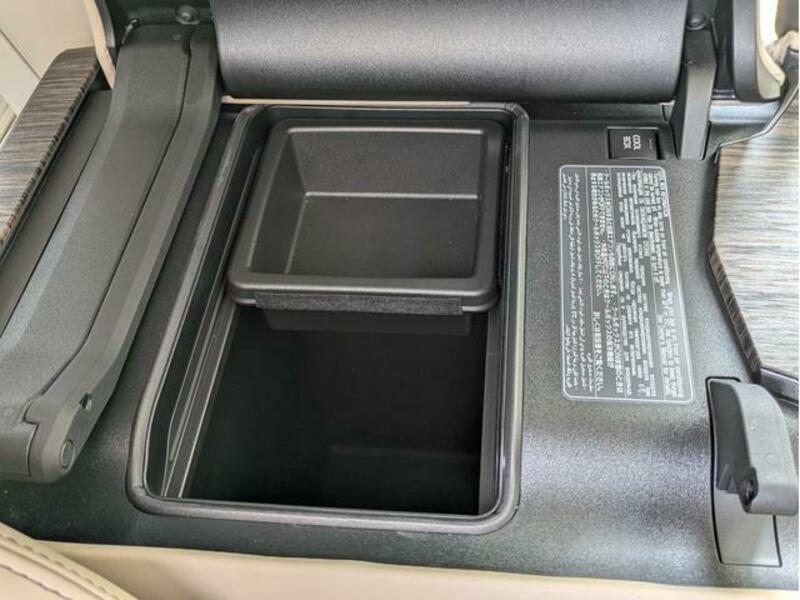 LAND CRUISER