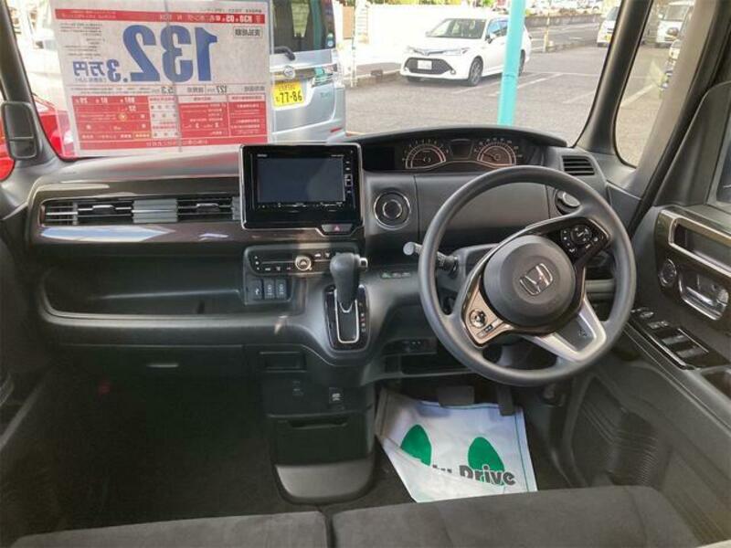 N BOX CUSTOM