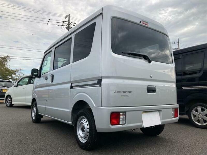 MINICAB VAN