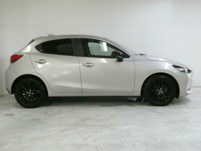 MAZDA2