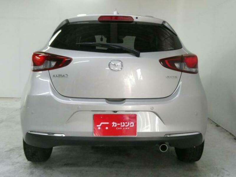 MAZDA2
