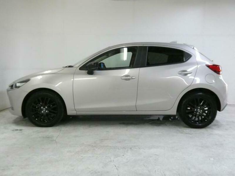 MAZDA2