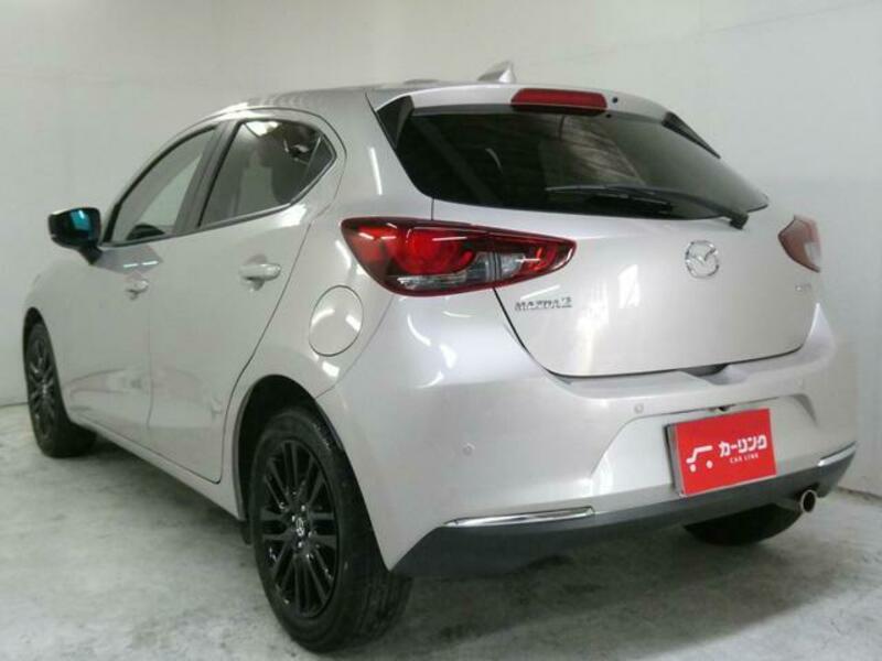 MAZDA2