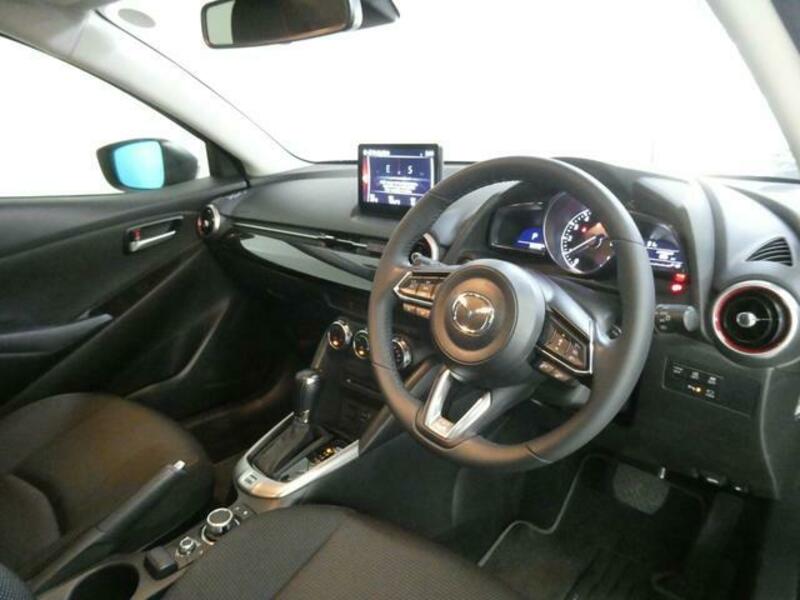 MAZDA2