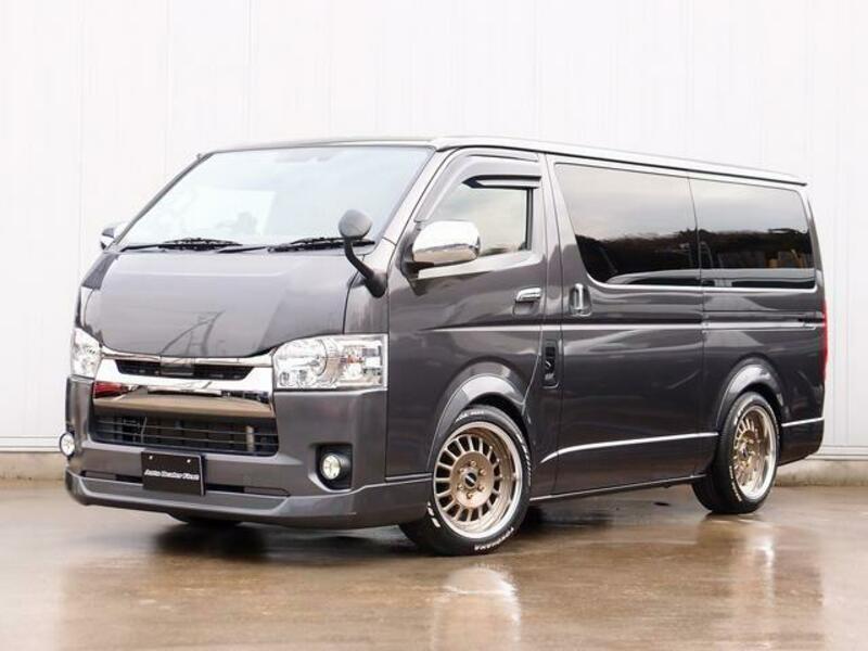 TOYOTA HIACE VAN