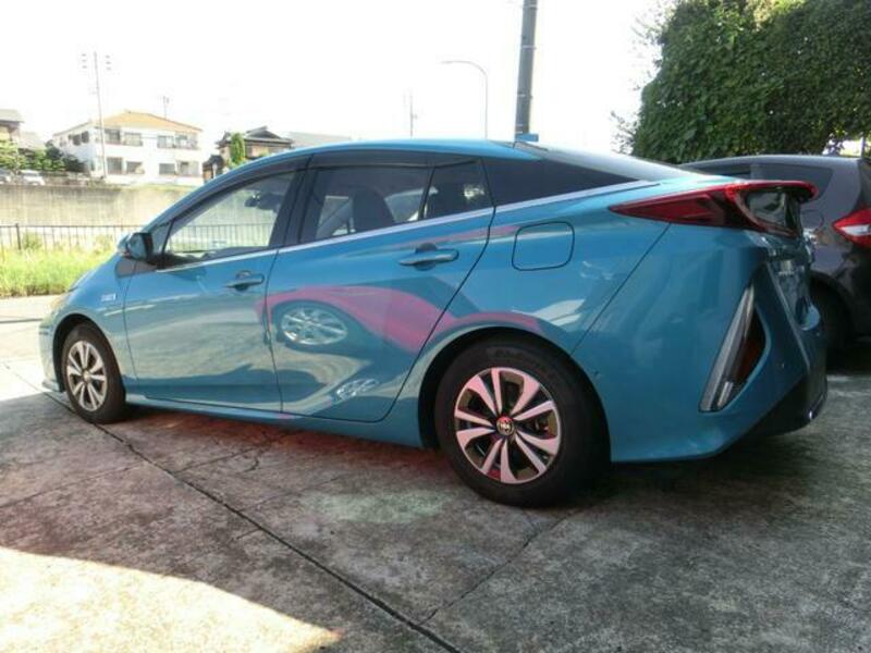PRIUS PHV