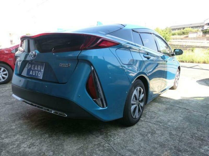 PRIUS PHV