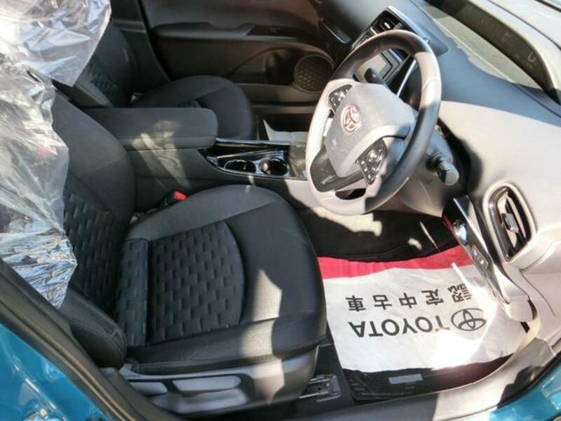 PRIUS PHV