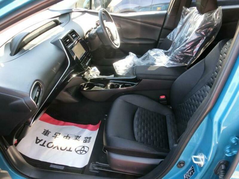 PRIUS PHV