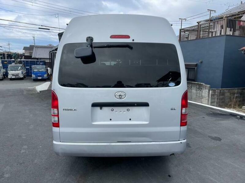 HIACE COMMUTER