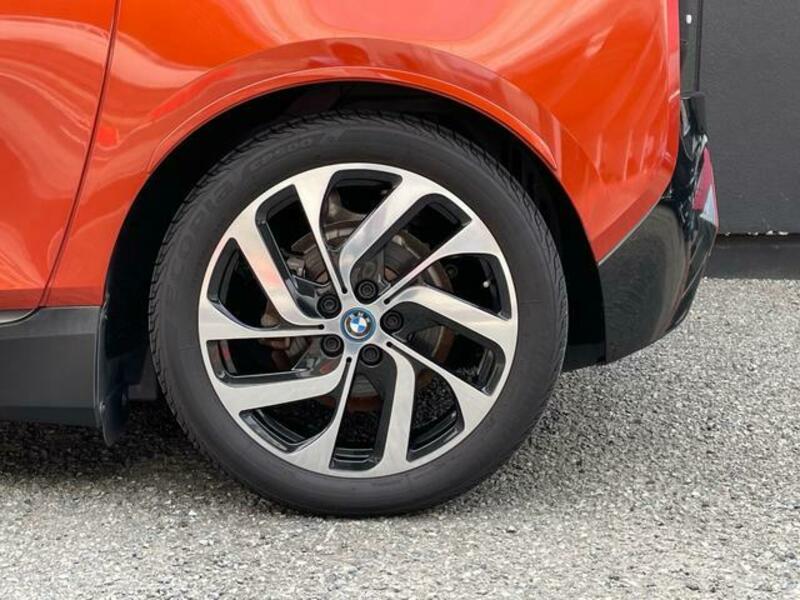 i3