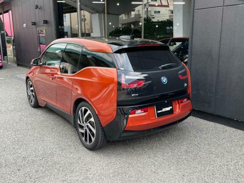 i3