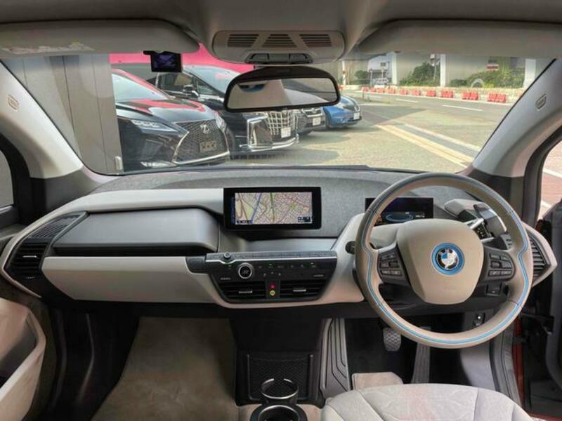 i3