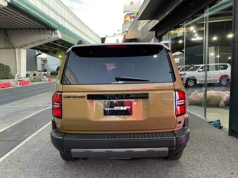 LAND CRUISER 250