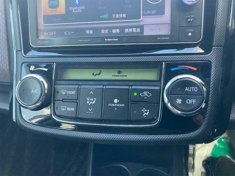 COROLLA AXIO
