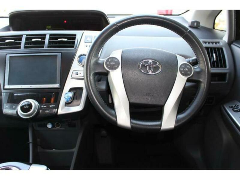 PRIUS ALPHA