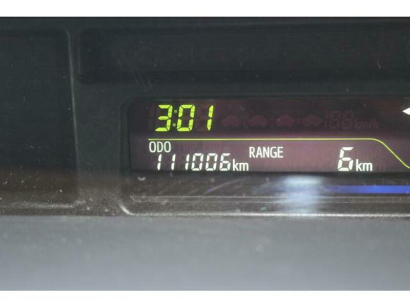 PRIUS ALPHA