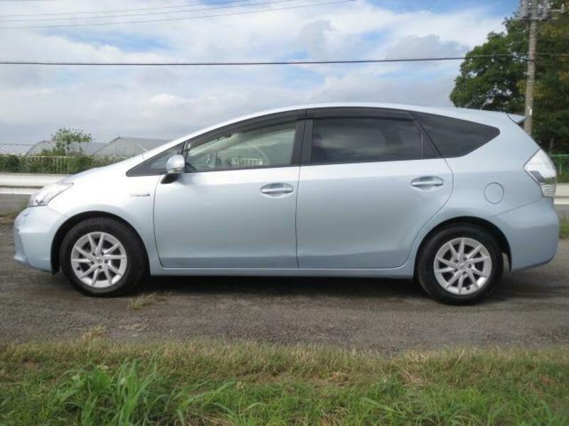PRIUS ALPHA