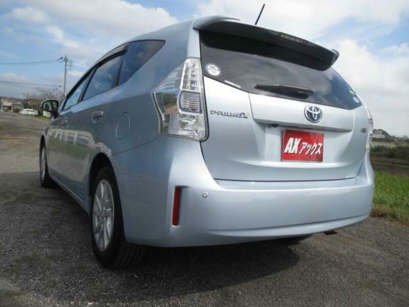PRIUS ALPHA