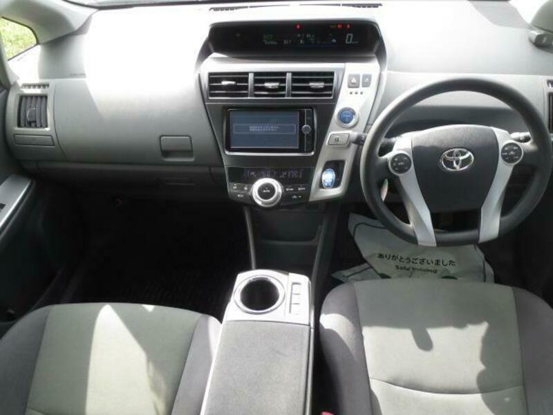 PRIUS ALPHA