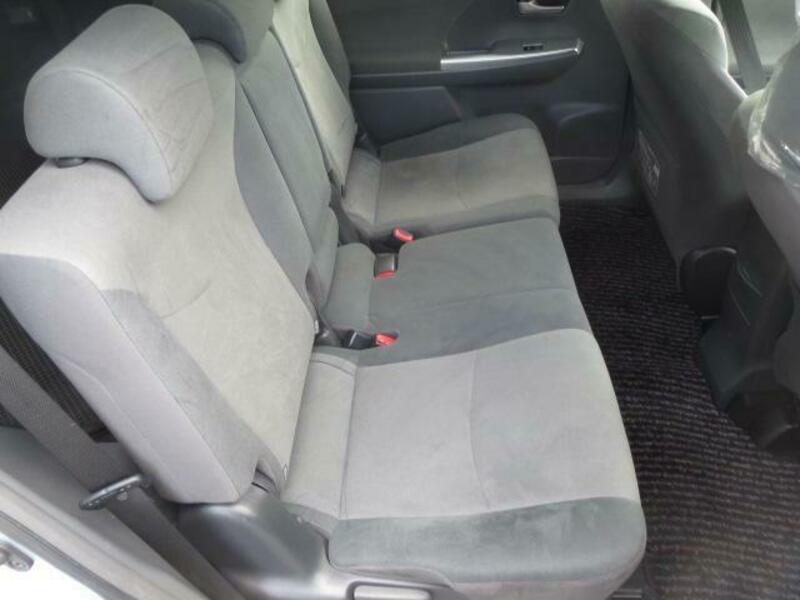 PRIUS ALPHA