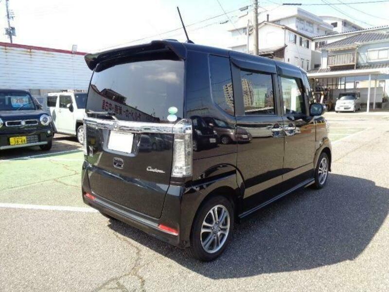 N BOX CUSTOM