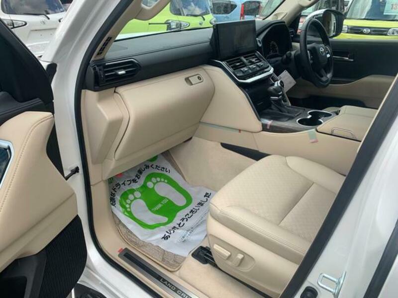 LAND CRUISER