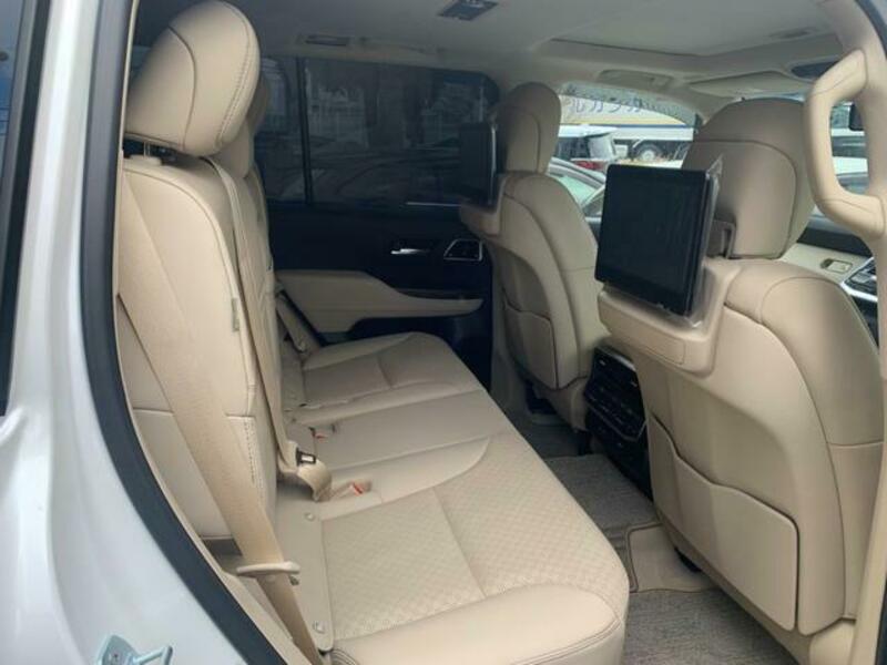 LAND CRUISER