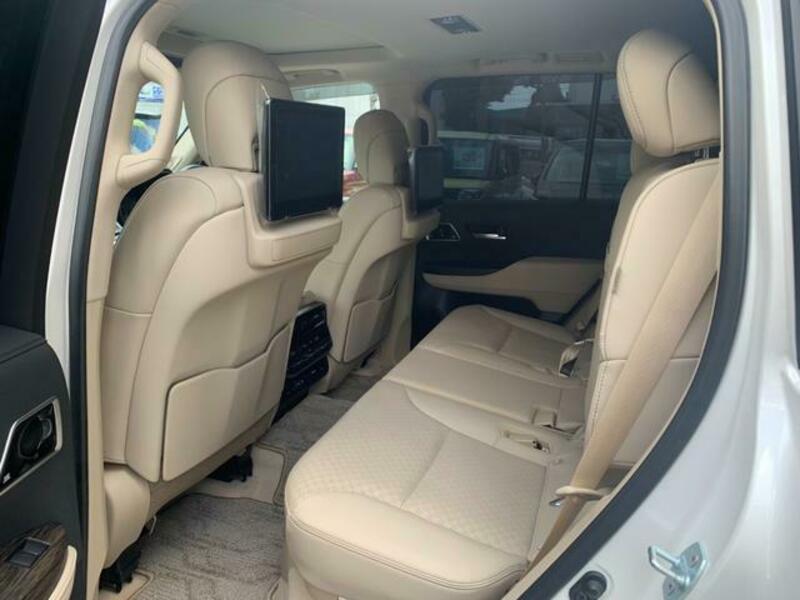 LAND CRUISER