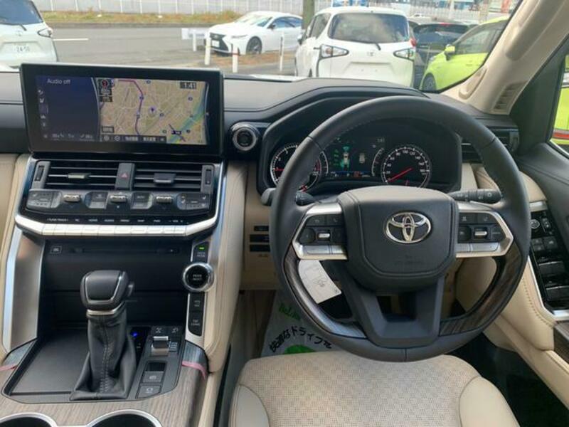 LAND CRUISER