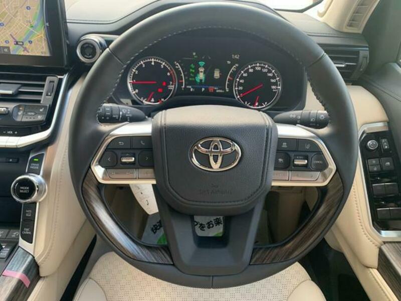 LAND CRUISER