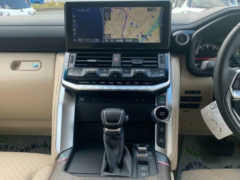 LAND CRUISER