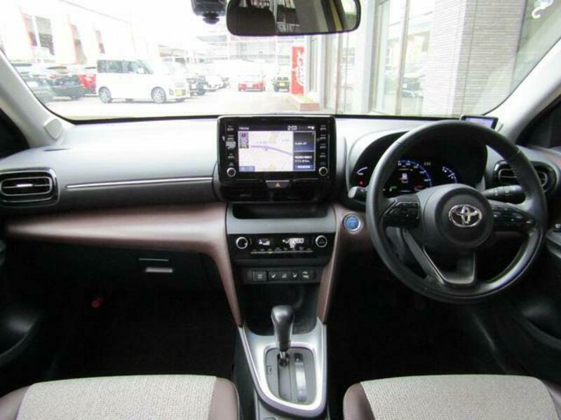 YARIS CROSS