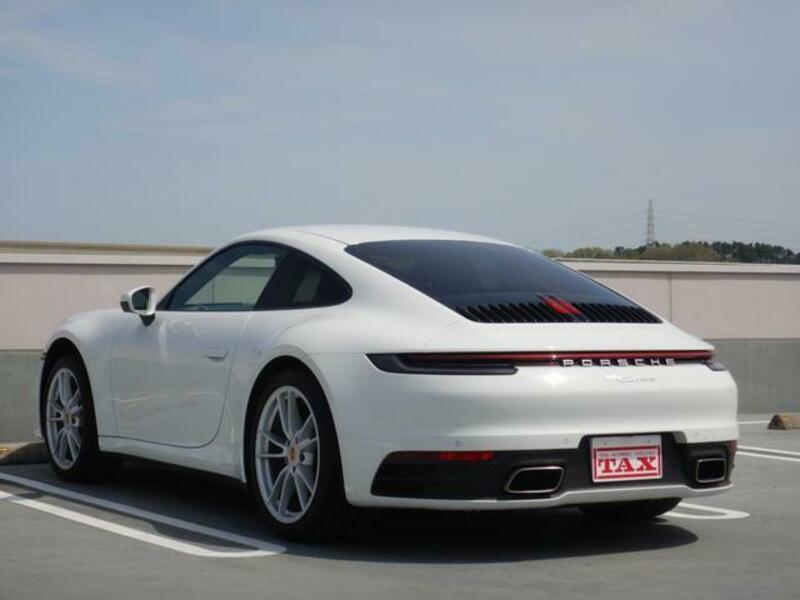 911