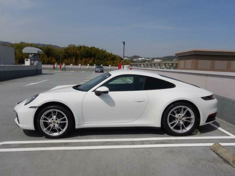 911