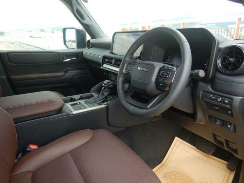 LAND CRUISER 250