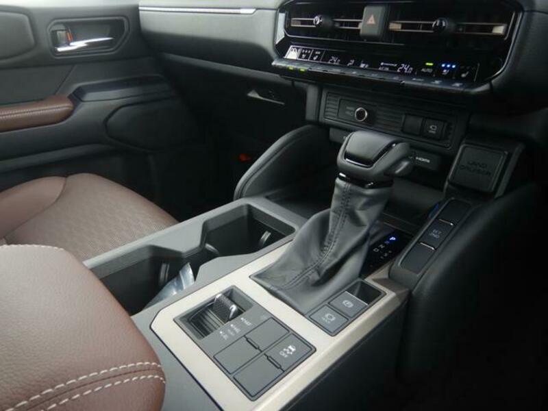 LAND CRUISER 250