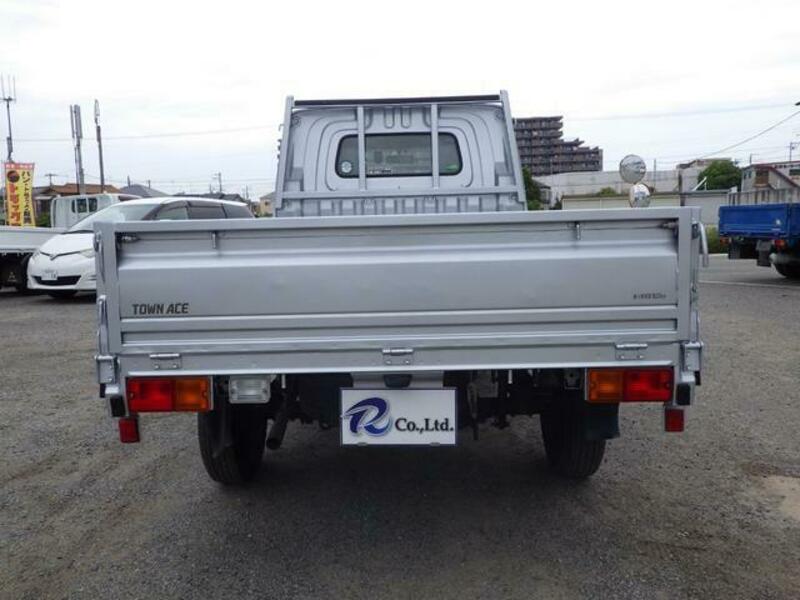 TOWNACE TRUCK