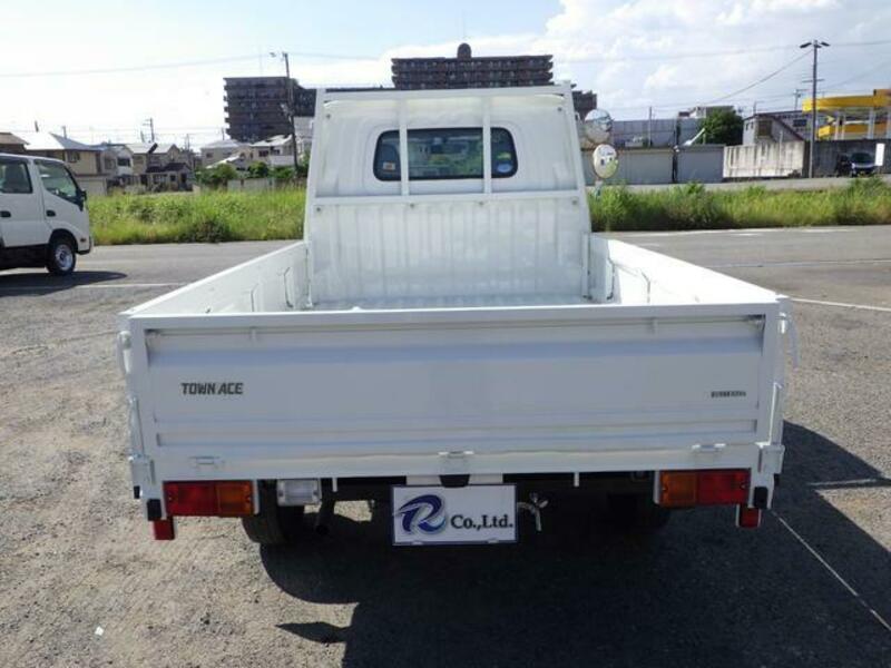 TOWNACE TRUCK